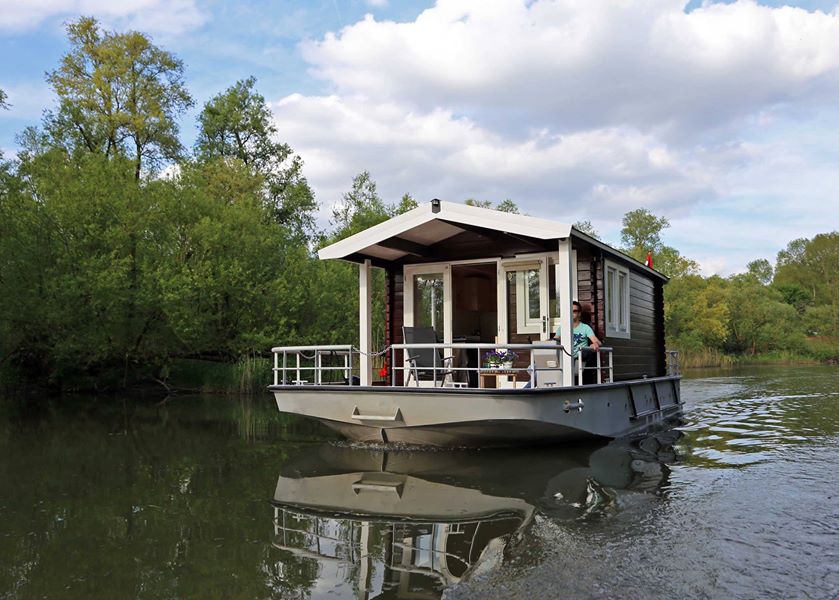 Gespot in de Brabantse Biesbosch de Blokhutboot