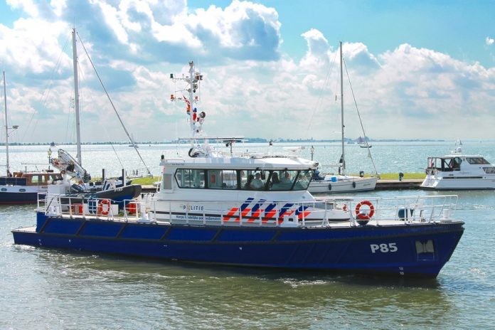 Politieboot_ Nick_Nick_ALLEEN REDACTIONEEL_shutterstock_160030580