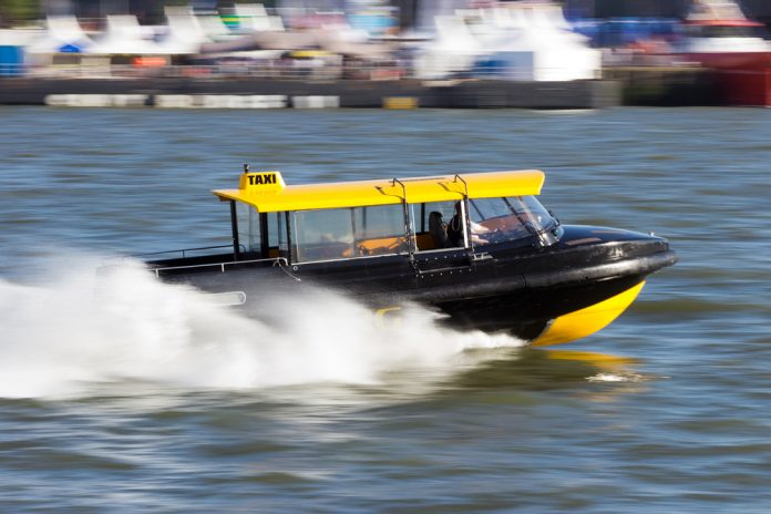 Watertaxi_VanderWolf Images SLASH shutterstock_113697886