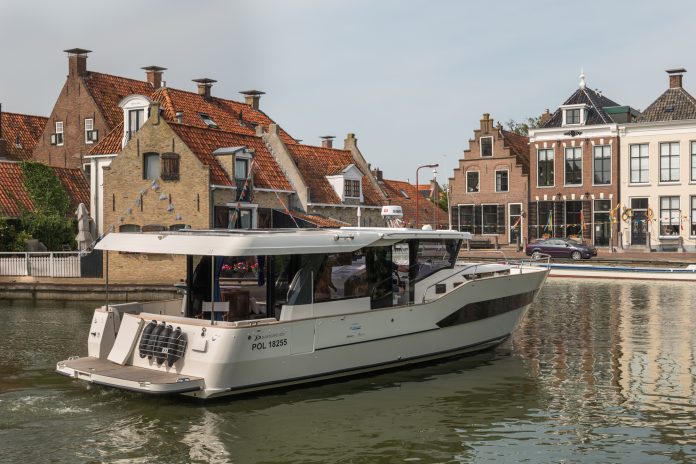 YachtFocus_DelphiaBluescape1200_1120168