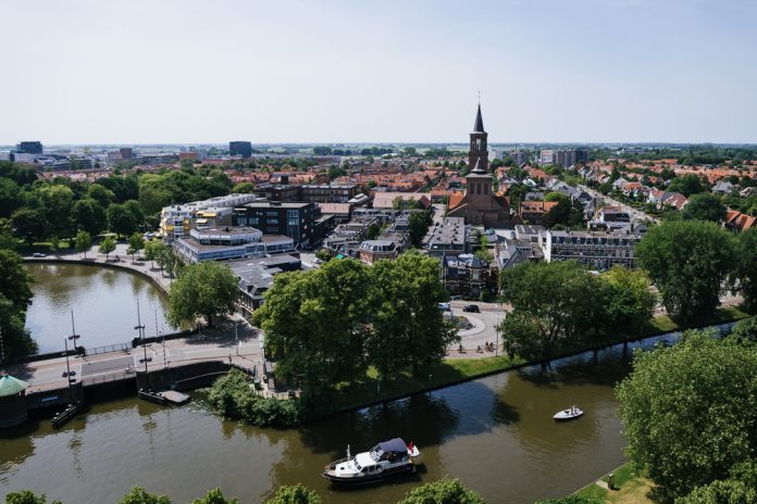 Leeuwarden_Brug_Natalia Balanina_shutterstock_685611931