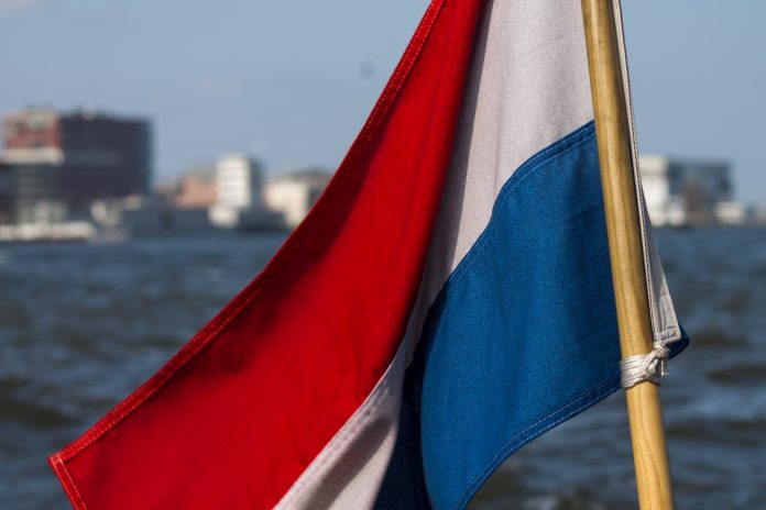 Nederlandse vlag_Door Philipp Weinert_shutterstock_394627348
