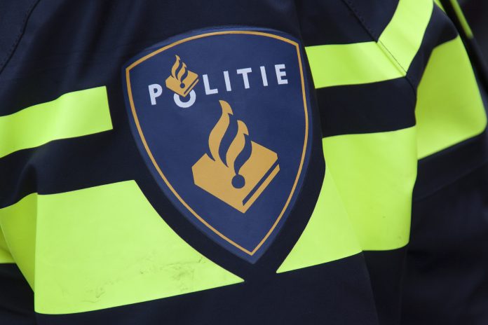Politie_JPstock SLASH shutterstock_ALLEEN REDACTIONEEL GEBRUIK_355765310
