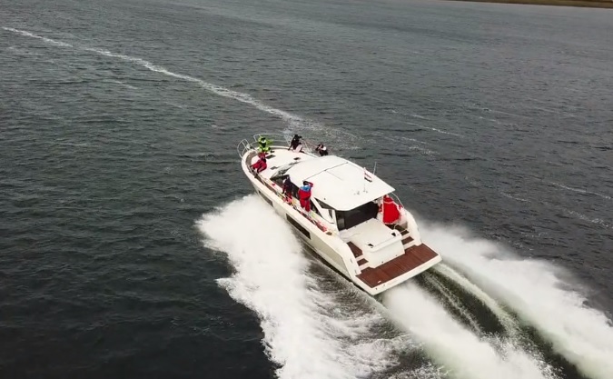 Sinterklaas verruilt stoomboot voor luxe Jeanneau (video) BootAanBoot.nl