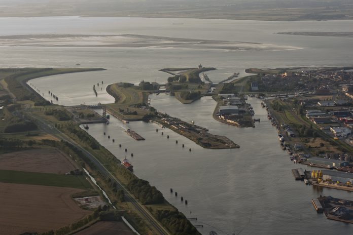 Sluis Terneuzen_Niek Goossen_shutterstock_763487128