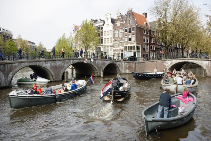 Amsterdam_Anton Havelaar Shutterstock.com_ALLEEN REDACTIONEEL_shutterstock_278375573