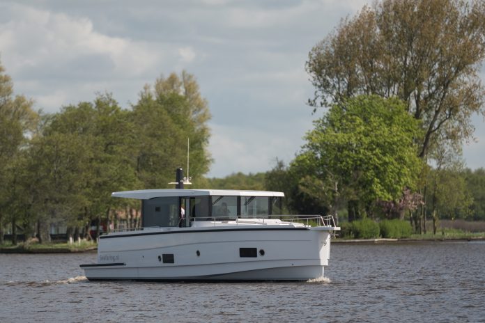 Seafaring44coupe_1000301