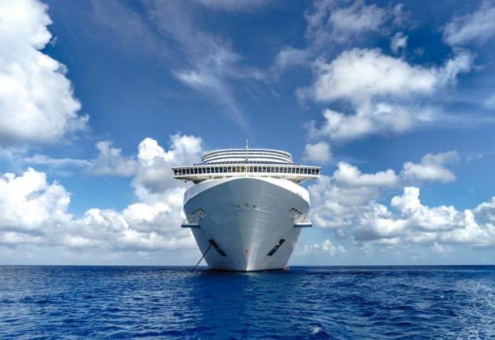 Cruiseschip_Door Viktor Hladchenko_shutterstock_699740326