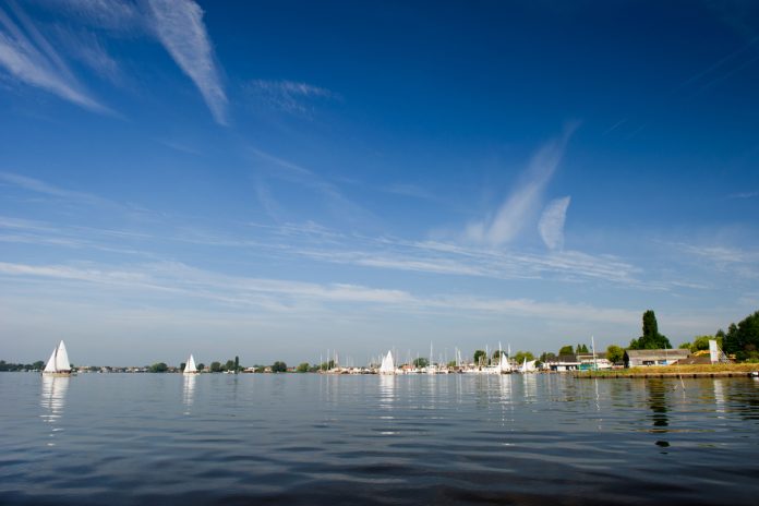 Loosdrechts Plassen_Door Ivonne Wierink_shutterstock_80556820
