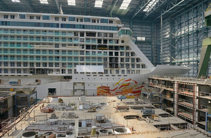 MeyerWerft_ joachim affeldt_ALLEEN REDACTIONEEL_shutterstock_1193089060