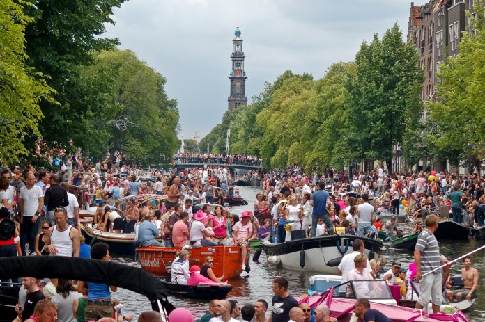 Canal pride_Freek Frederix_ALLEEN REDACTIONEEL_shutterstock_21931891