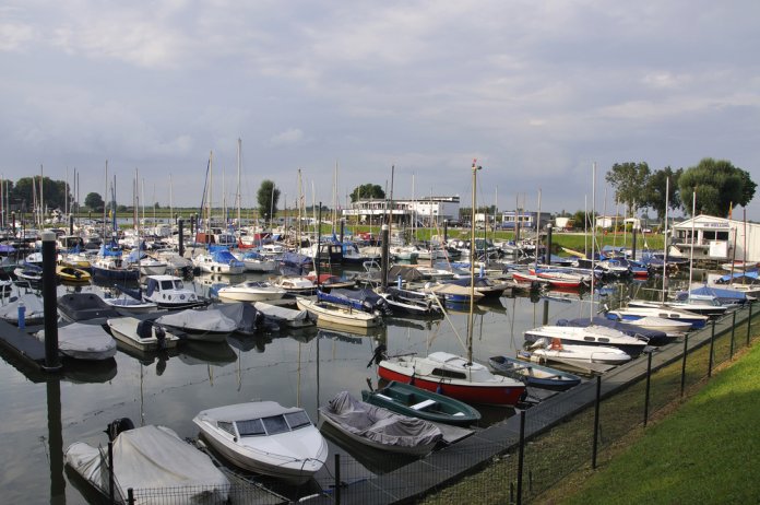 Culemborg_ drieshondebrinkfoto_shutterstock_709391641