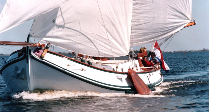 Heech by de Mar - Lemsteraak 11 meter zeilend 600 dpi