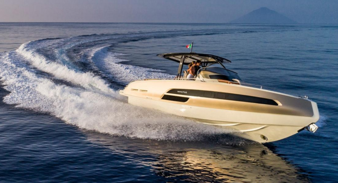 Invictus 320GT_Klop watersport
