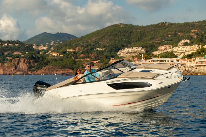 bayliner-vr6-cuddy-outboard-2019 (1)