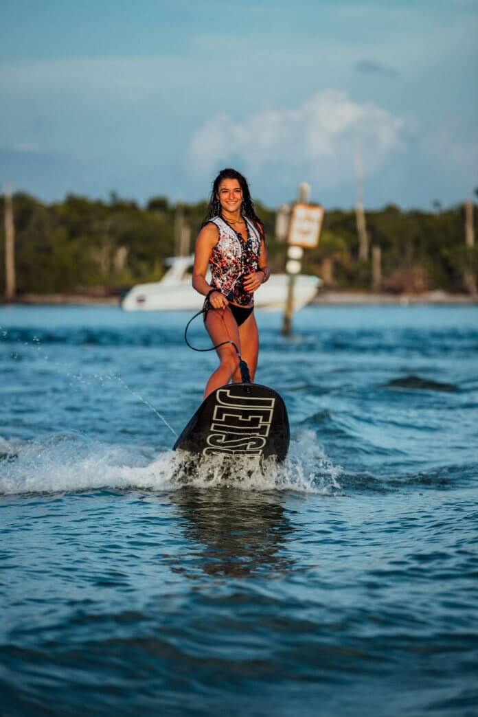 jetsurf-2019-motorized-surf-boards (5)