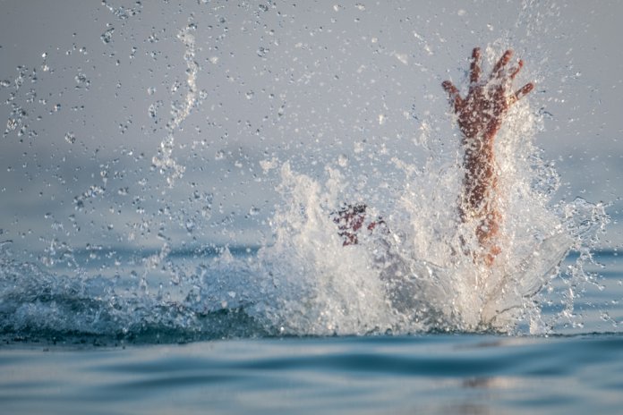 verdrinken_Dudarev Mikhail_shutterstock_698646391