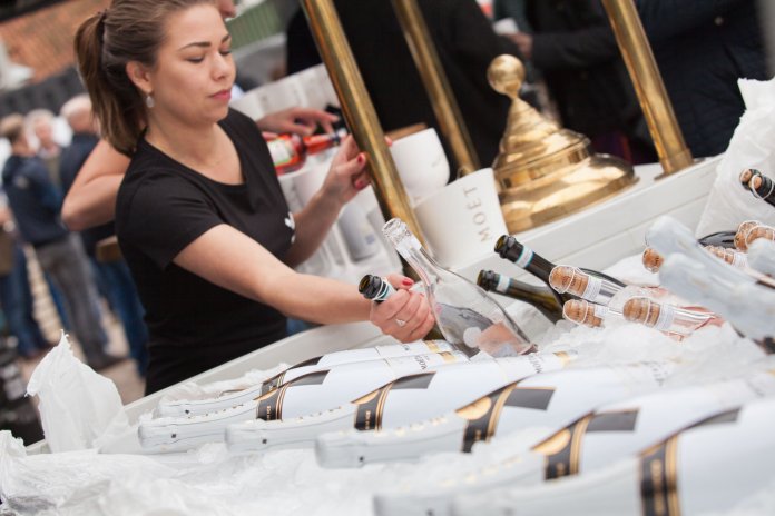 Bubbels & Boats For Sail North