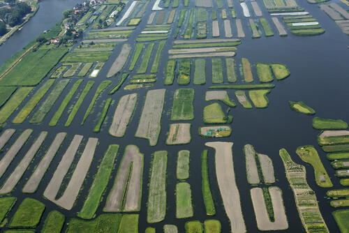 Luchtfoto_Water_Door Aerovista Luchtfotografie_shutterstock_353746049