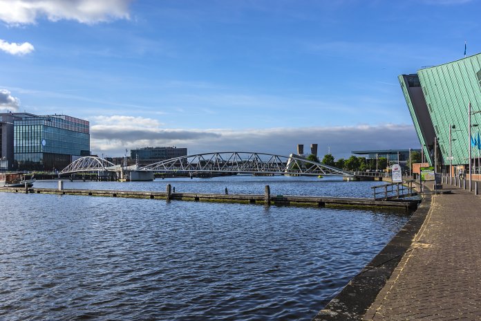 Oosterdok_Kiev.Victor_ Shutterstock.com_ALLEEN REDACTIONEEL_shutterstock_1353558047