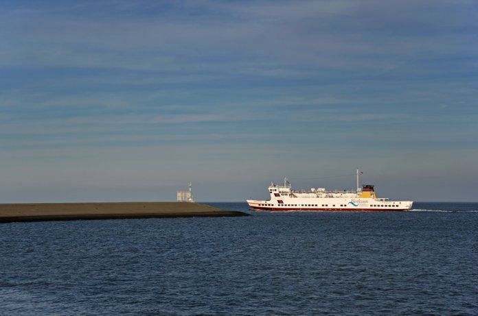Rederij AG EMS Borkum Delfzijl_joachim affeldt SLASH shutterstock_1297354321_ALLEEN REDACTIONEEL