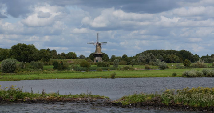 Boven-Merwede_ Dafinchi_shutterstock_699531871