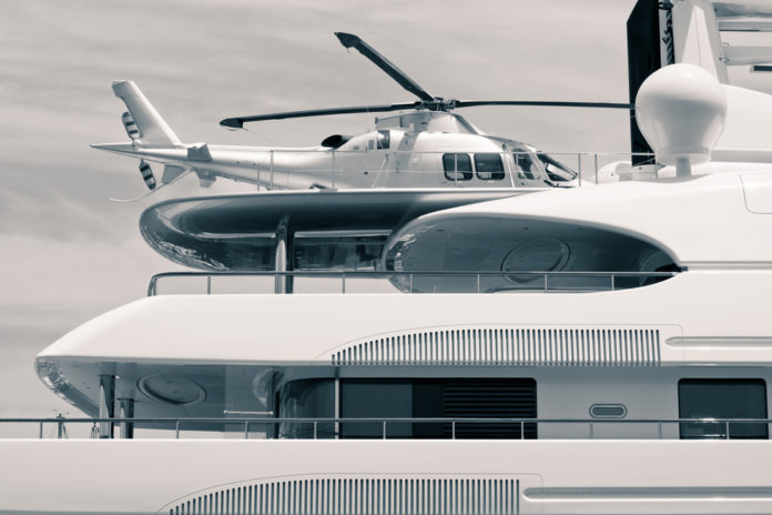 helikopter Cruise_Jan Mika_shutterstock_105751598