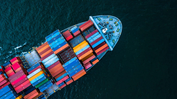 Containerschip_Avigator Fortuner SLASH shutterstock_708817909