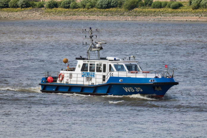 Wasserschutzpolizei_joerg joerns SLASH Terschelling_Menno Schaefer_shutterstock_701303038_ALLEEN REDACTIONEEL