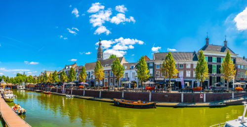 Breda gracht_trabantos - ALLEEN REDACTIONEEL_shutterstock_1398100220