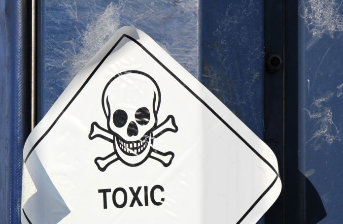 Gif-Toxic_Bjoern Wylezich SLASH shutterstock_366593357_uitsnede