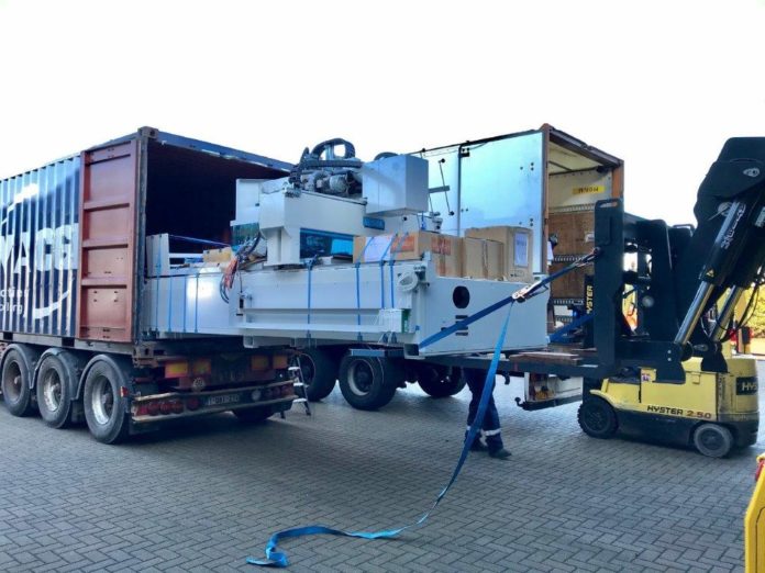 Linssen-Yachts-Vector-kantaanlijmmachine-1