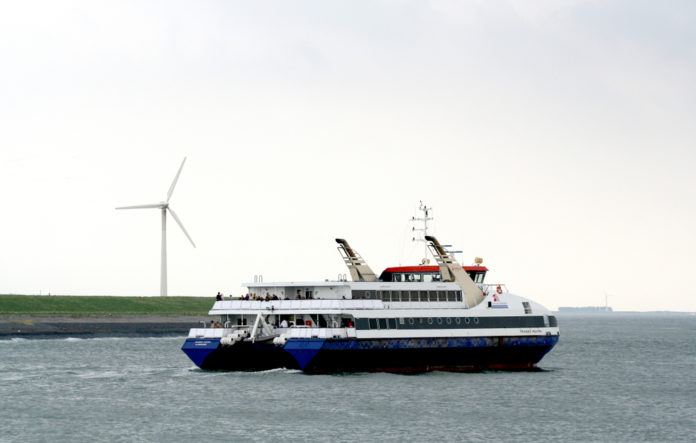 Veerboot Westerschelde Vlissingen Breskens_Joop Hoek SLASH shutterstock_1079713349