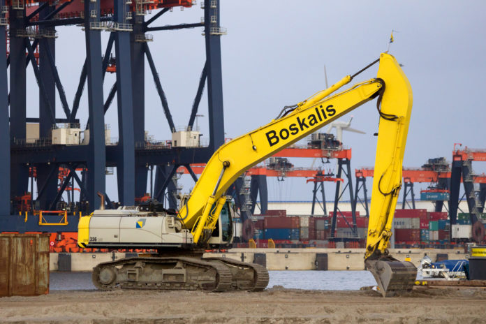 Boskalis_VanderWolf Images SLASH shutterstock_302910128