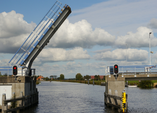 Brug_J.Strathmann_shutterstock_1541906609