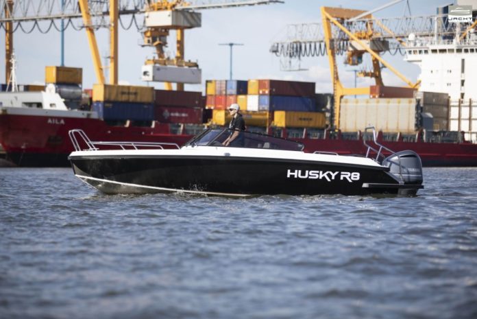 Husky-R8_4F1A3281