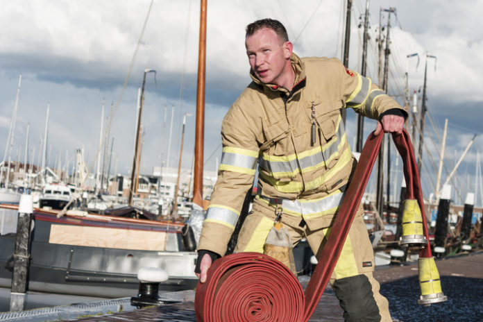 Brandweer-Urk-Haven_fokke-baarssen-SLASH-shutterstock_639804670_ALLEEN-REDACTIONEEL_uitsnede