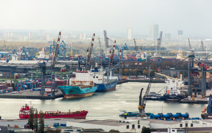 Haven Rotterdam_Lee Bernard SLASHshutterstock_756012199_ALLEEN REDACTIONEEL