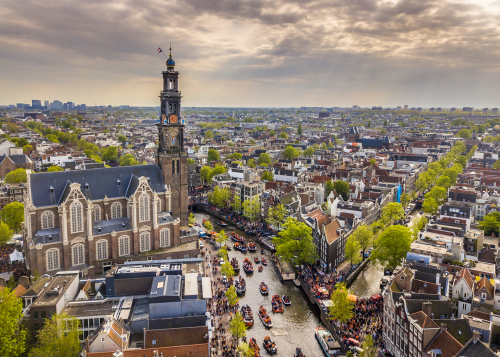Koningsdag_Rudmer Zwerver_shutterstock_1321814426