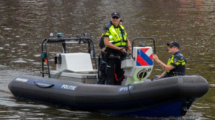 Politie_DutchMen-SLASH-shutterstock_1470736484