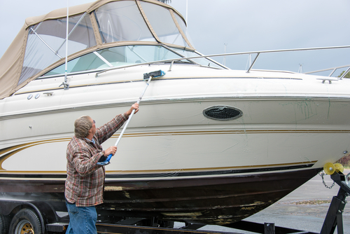 Boot Schoonmaken_Maria Dryfhout_shutterstock_598107563