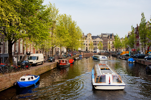 Varen Amsterdam_Artur Bogacki_shutterstock_140617624