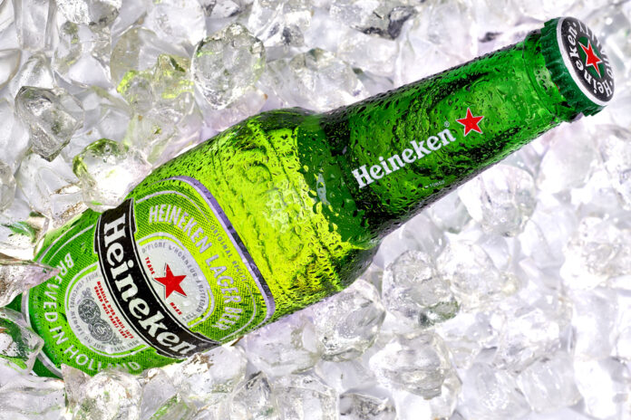 Heinken-bier_M. Unal Ozmen SLASH shutterstock_184010540_ALLEEN REDACTIONEEL
