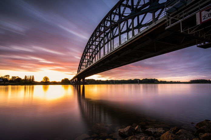 Oude IJsselbrug_Fotografiecor.nl SLASH shutterstock_1735989068