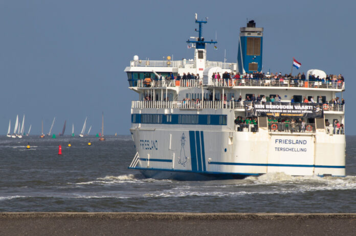 Veerdienst Terschelling Rederij Doeksen_Theodorie SLASH shutterstock_1415817371