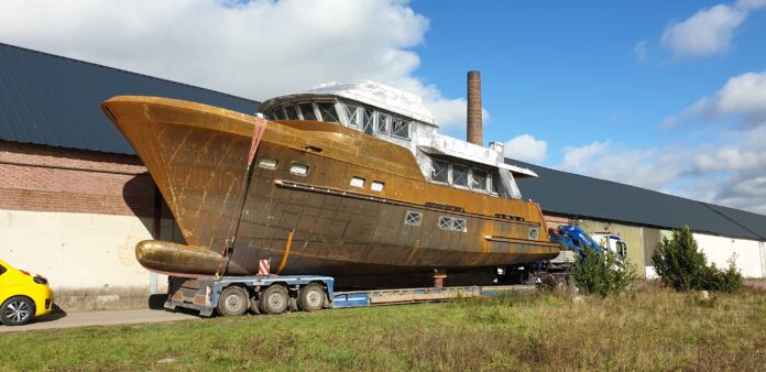 Euroship Services / Casco van de Delfino 64