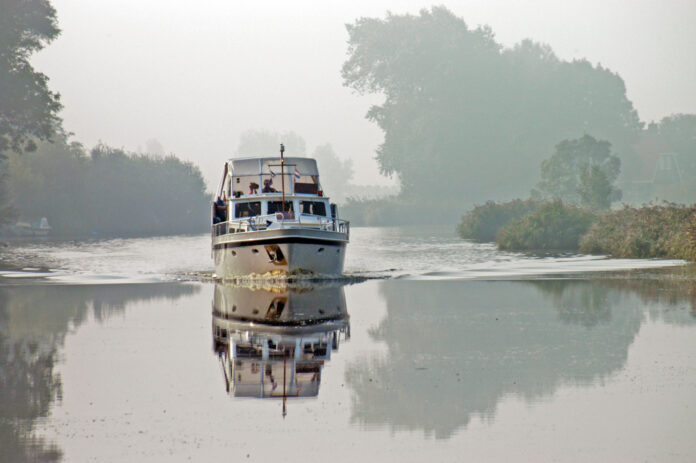Boot_TVGD_shutterstock_1108773581