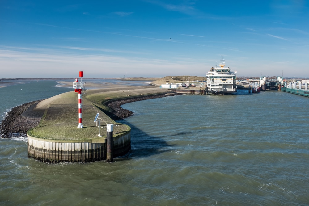Vanwege storm vaart veer Wadden minder - BootAanBoot.nl - dagelijks watersportnieuws voor de watersp