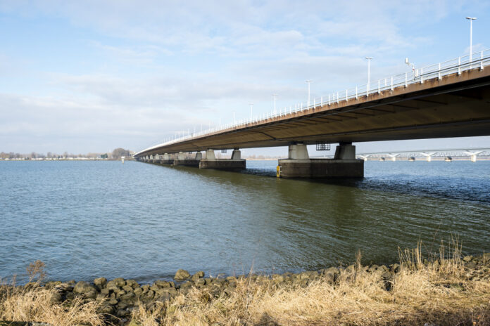 Moerdijk,,The,Netherlands,Â,January,29:,Moerdijkbrug,Over,Hollands,Diep