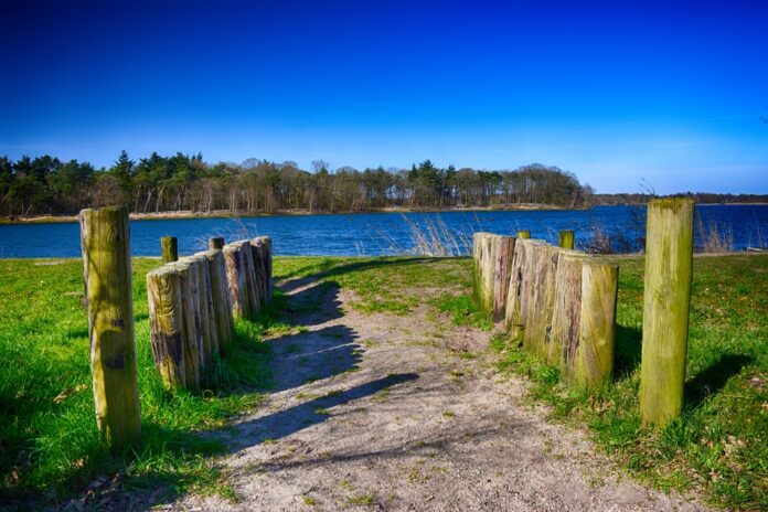 Lake,In,Springtime.,Galderse,Meren,,Breda,,The,Netherlands